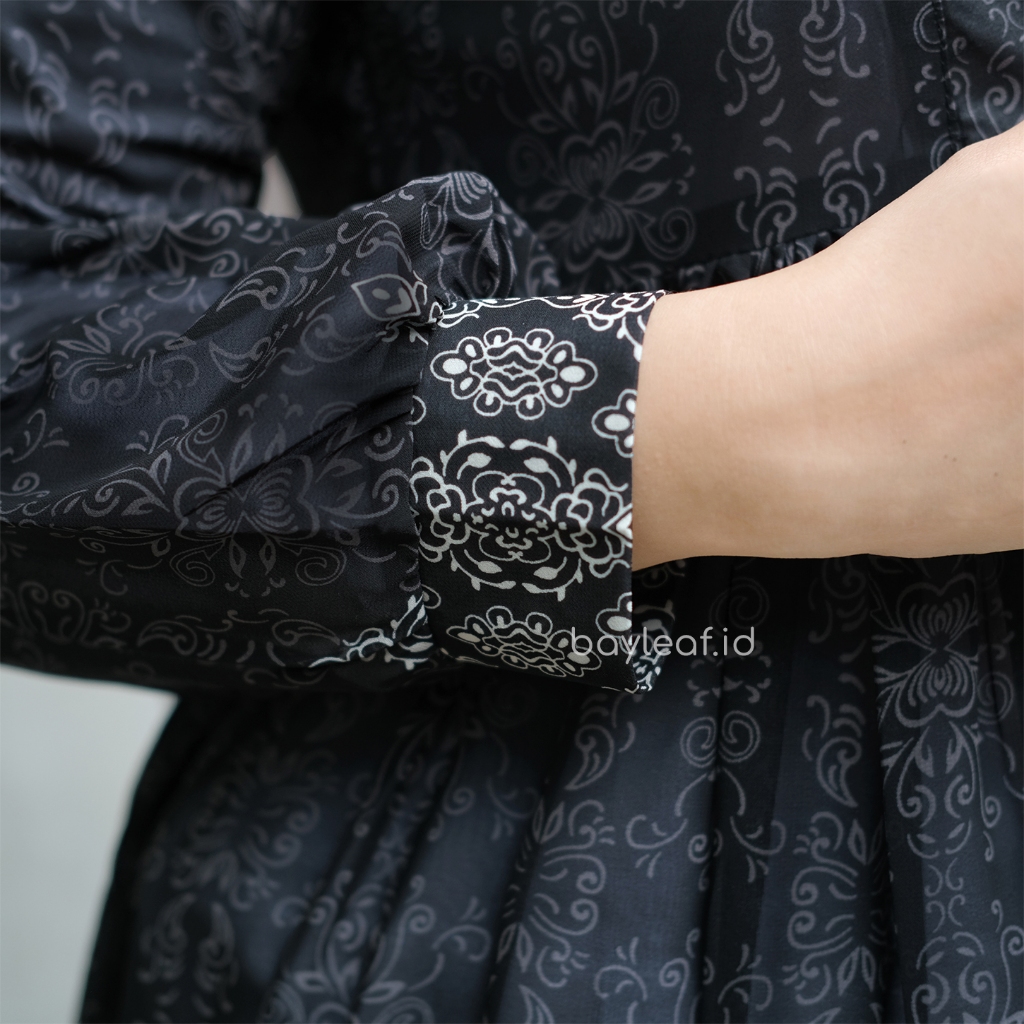 Sarah Long Outer Motif