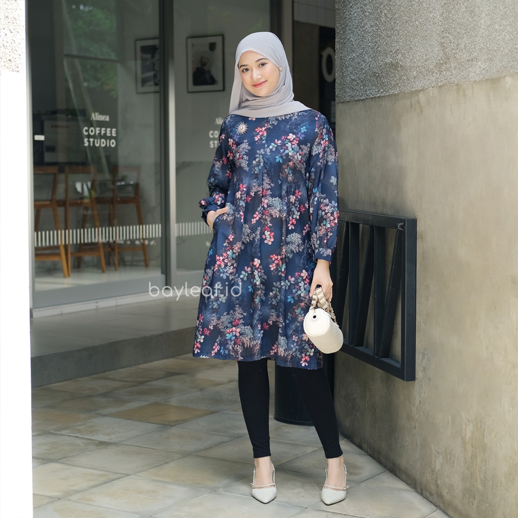 Mahira Tunik Motif Bunga Wanita