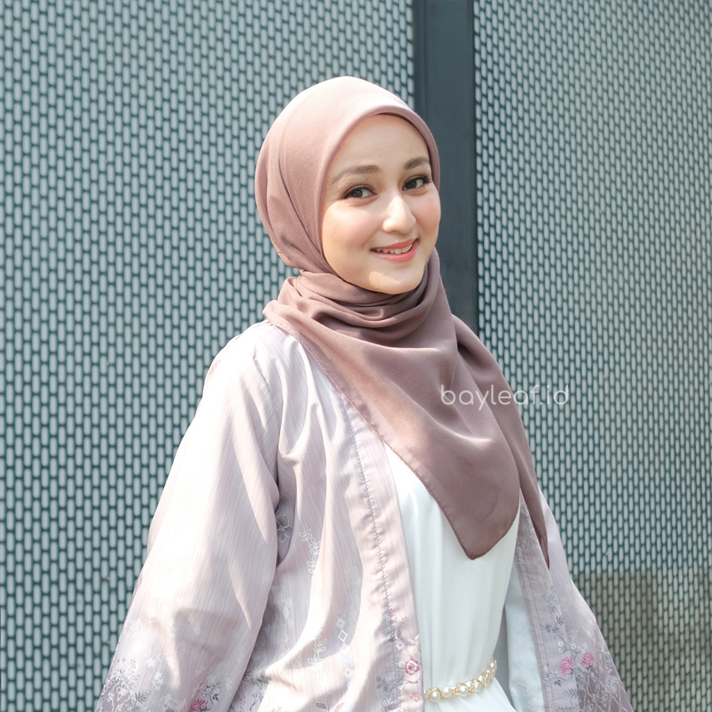 Hijab Segi Empat Paris Basic