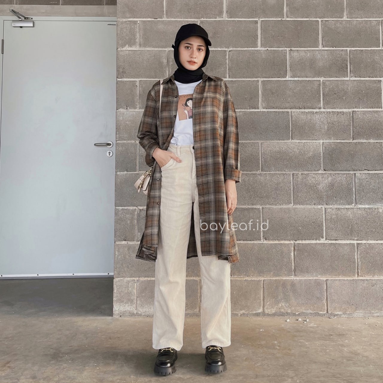  Vivian - Tunik Linen Elegan Motif Garis