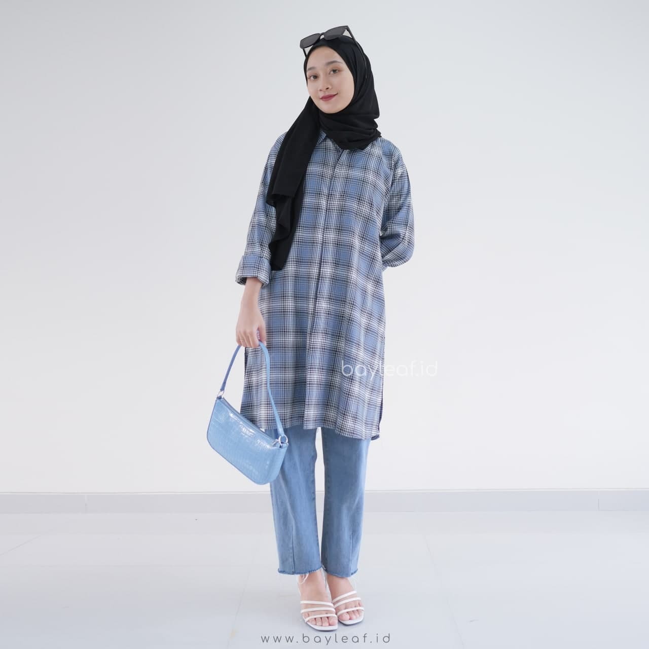  Vivian - Tunik Linen Elegan Motif Garis