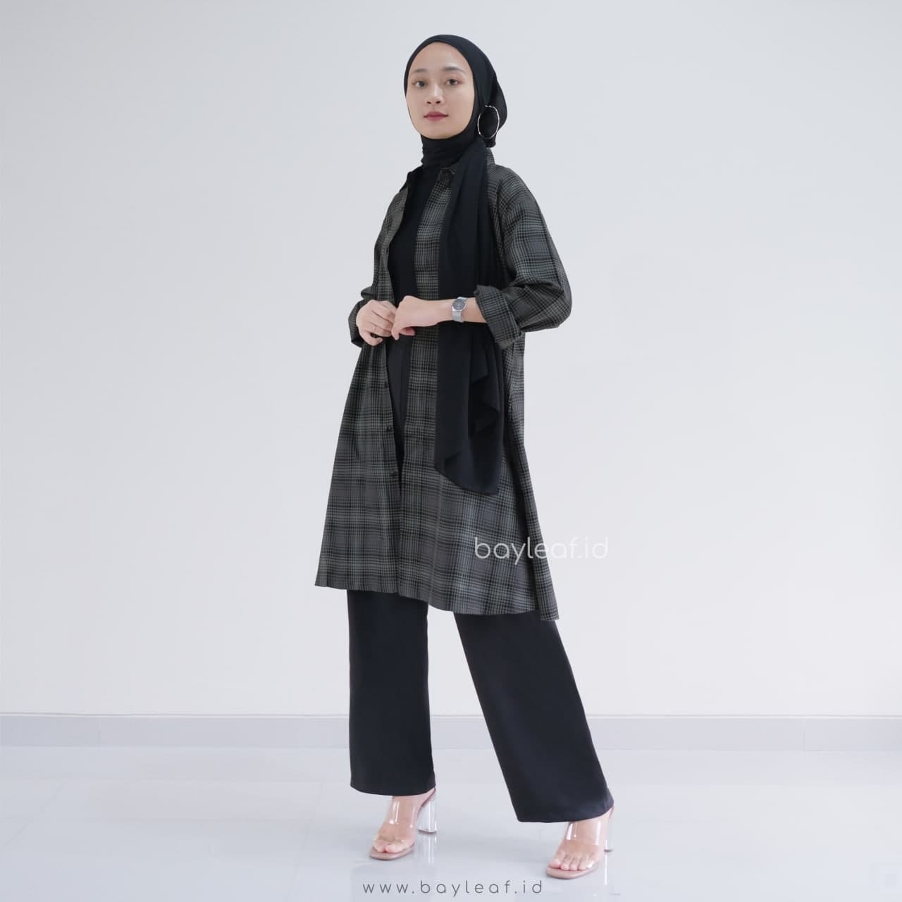  Vivian - Tunik Linen Elegan Motif Garis