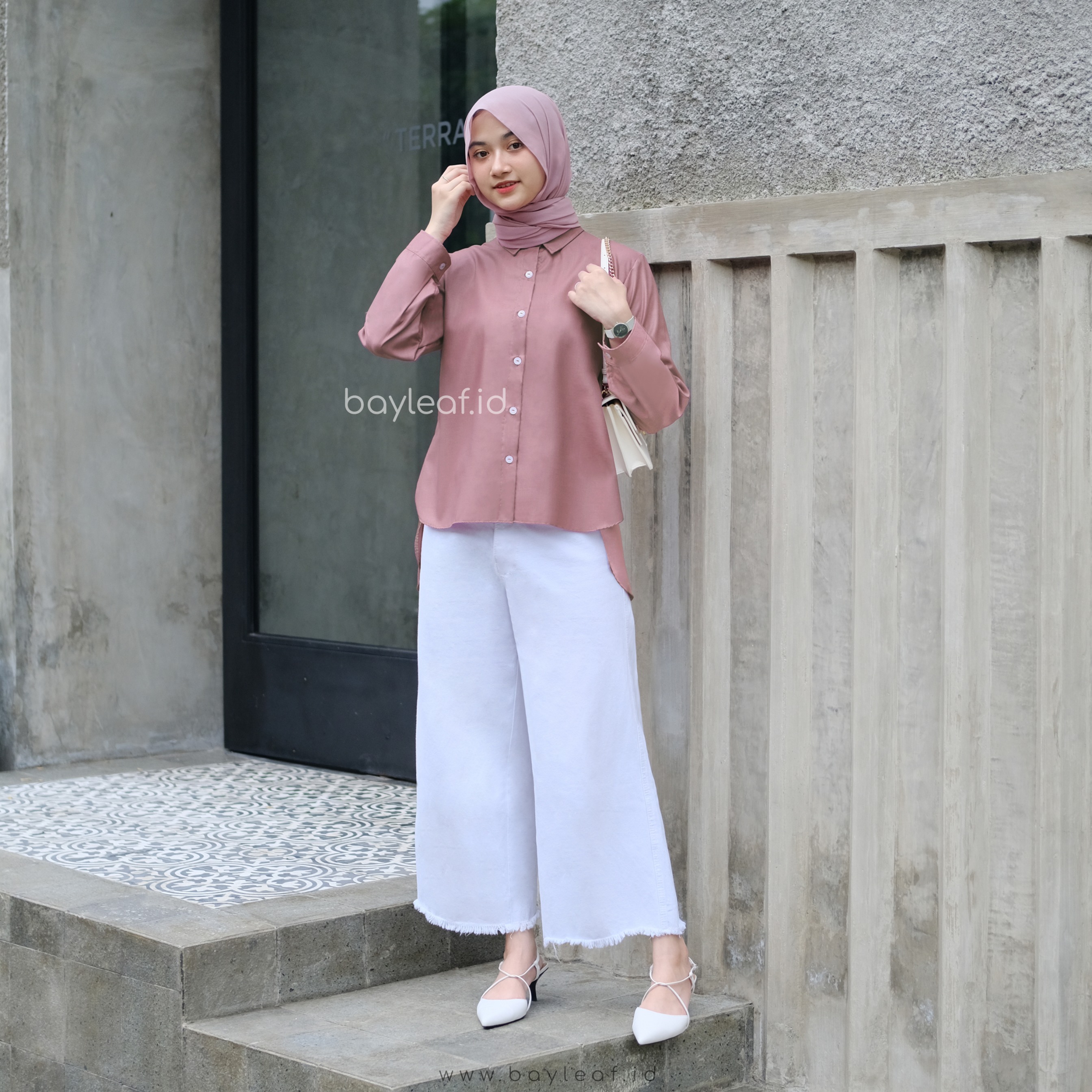 Lea Kemeja Basic