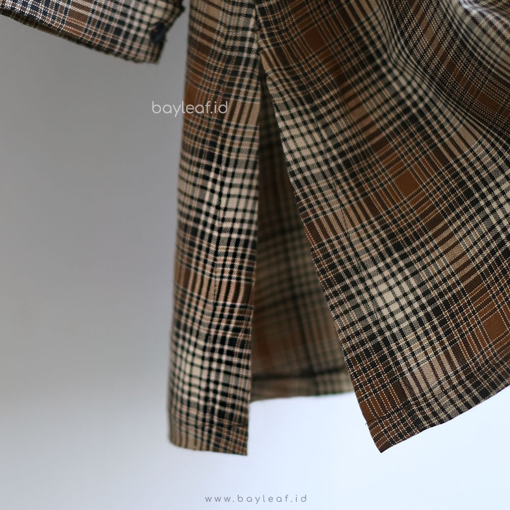  Vivian - Tunik Linen Elegan Motif Garis
