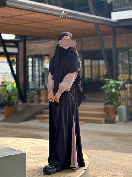 Image of Madina Abaya (Pink Petal)