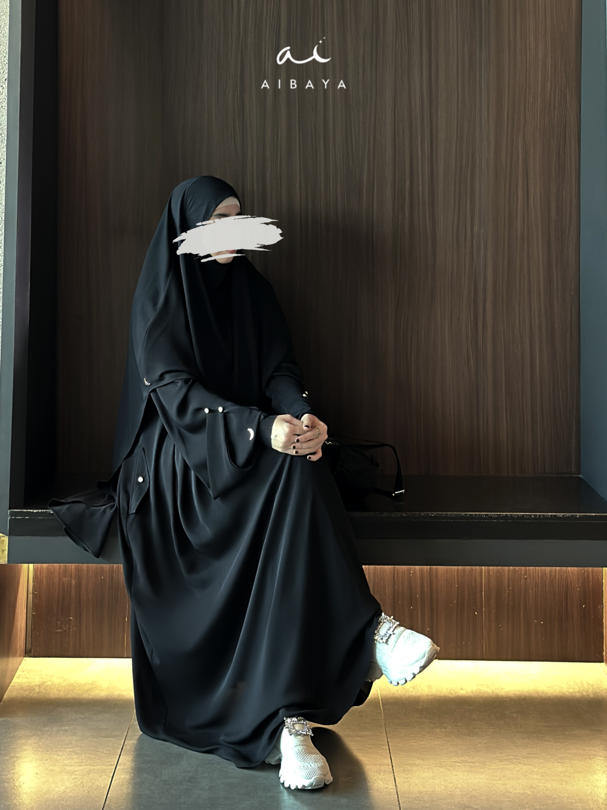 Khamsa Abaya
