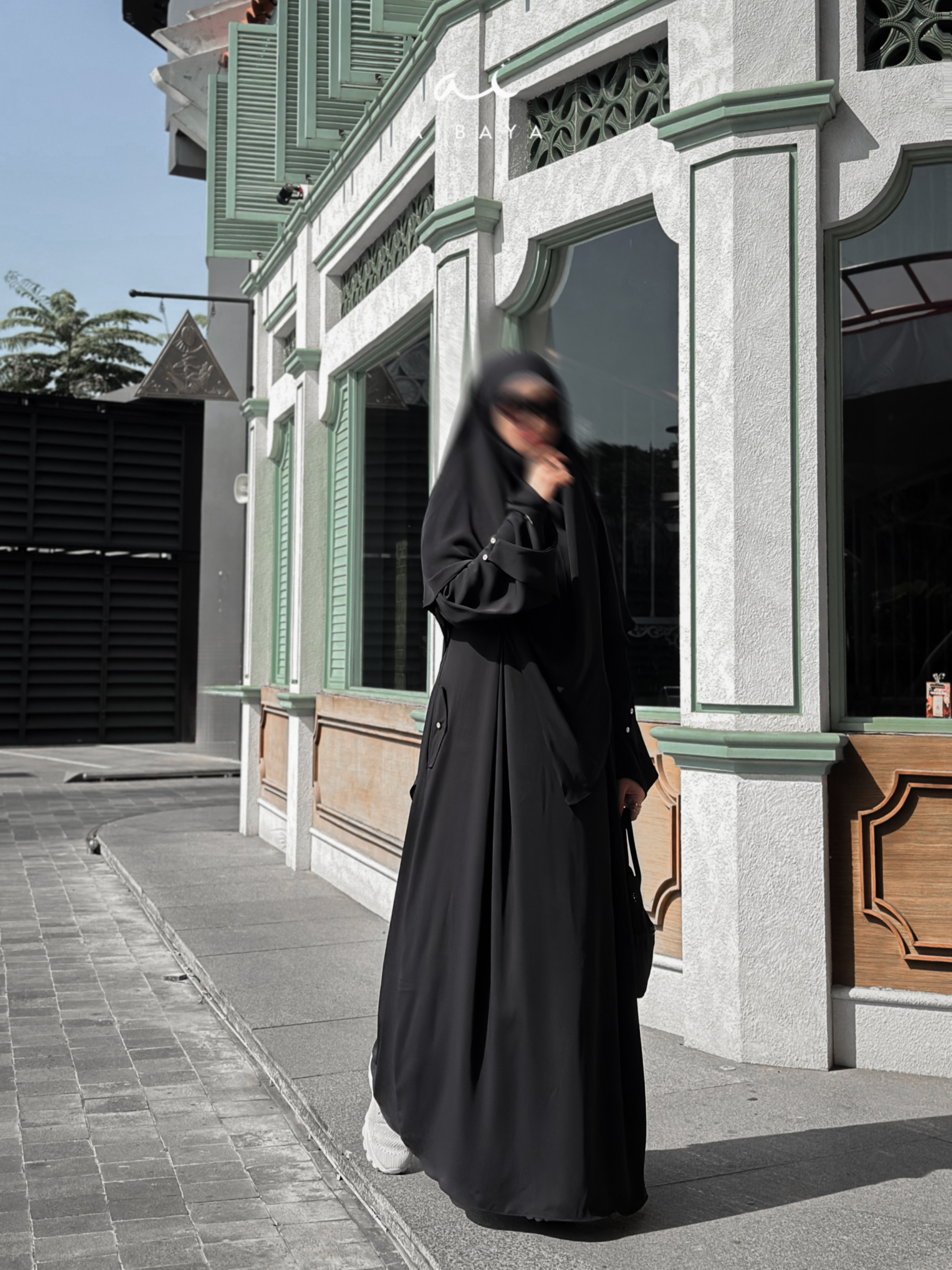 Khamsa Abaya
