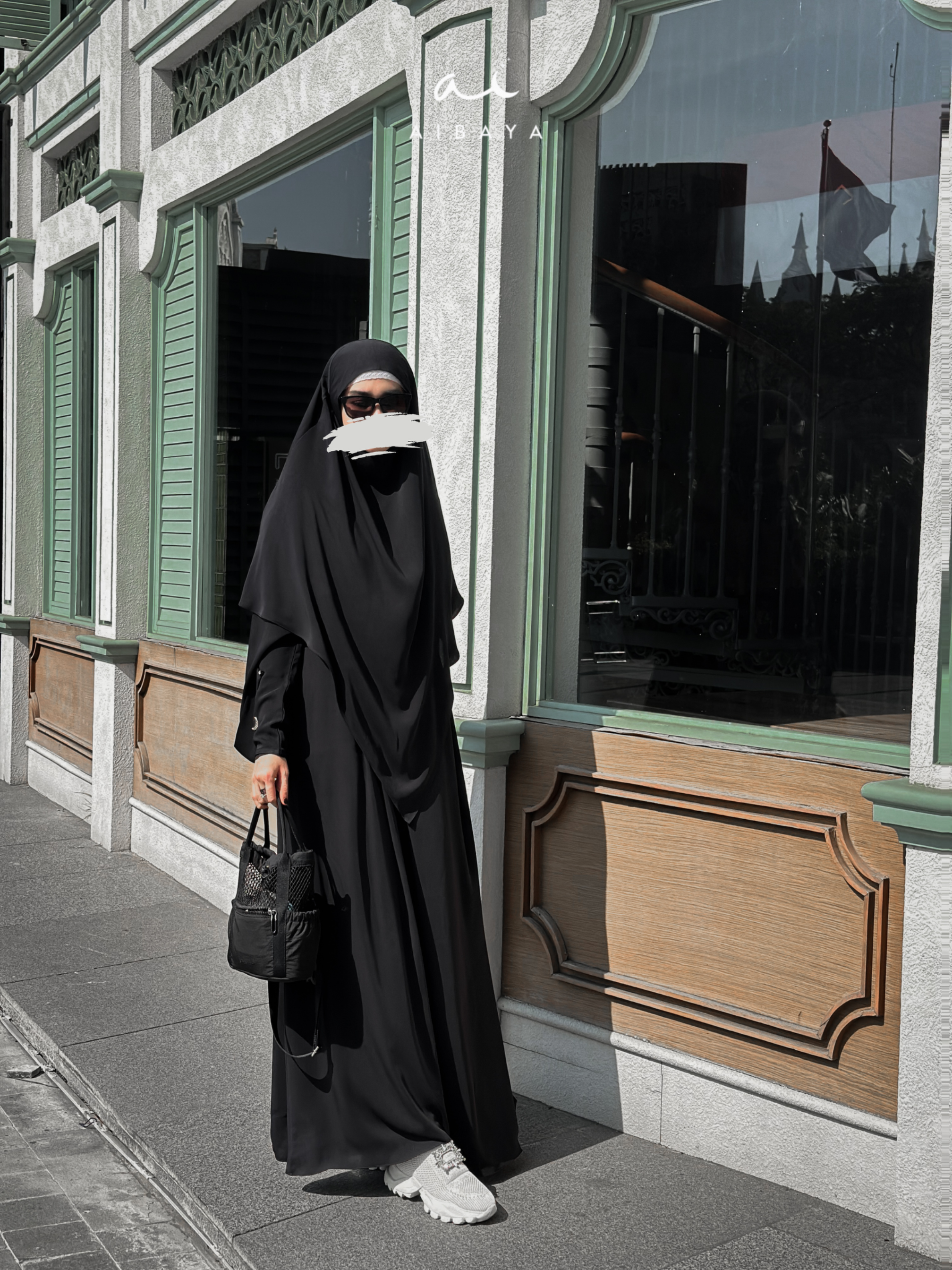 Khamsa Abaya