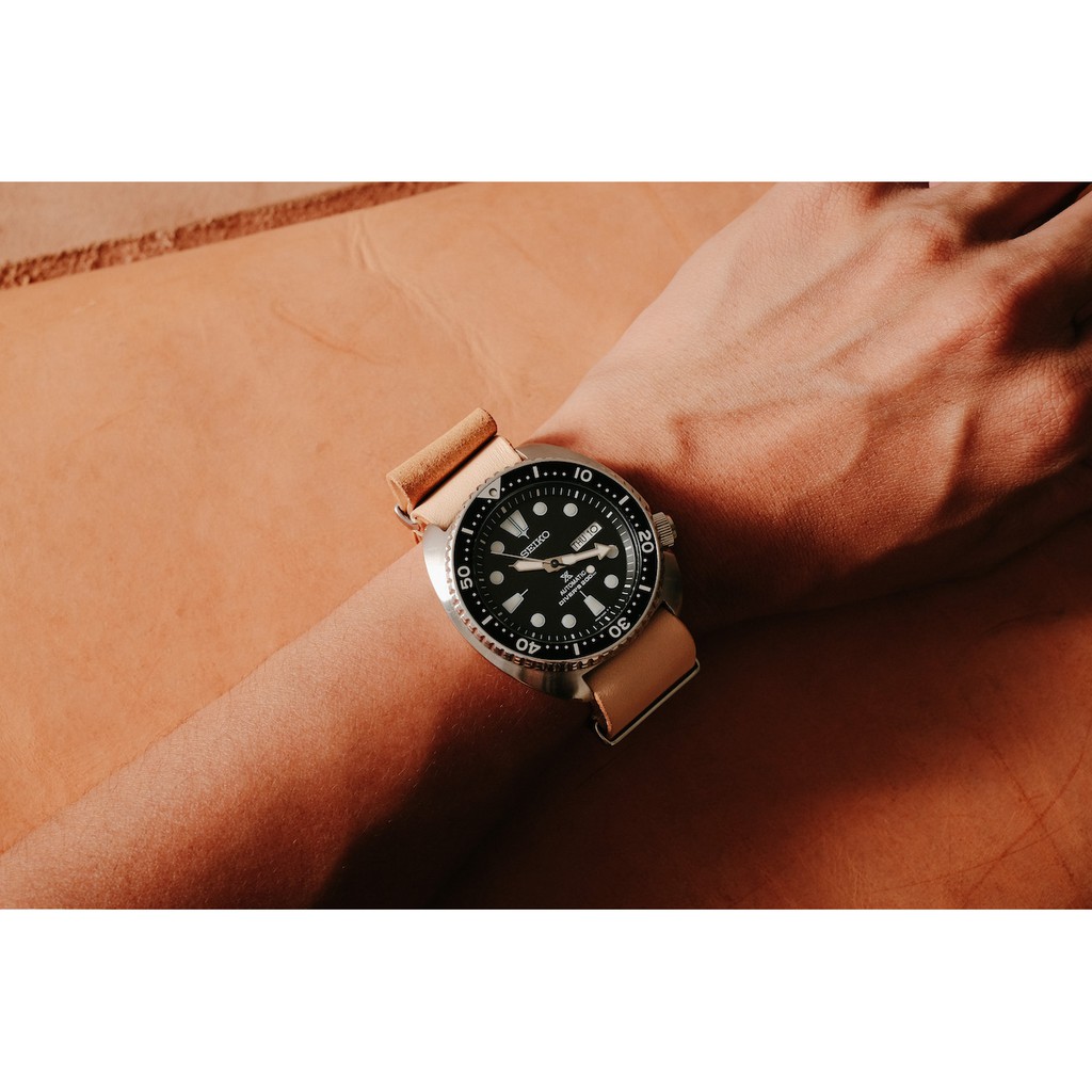 VOYEJ Raya III - Nato Strap Jam Tangan Kulit - NATURAL, 20 mm