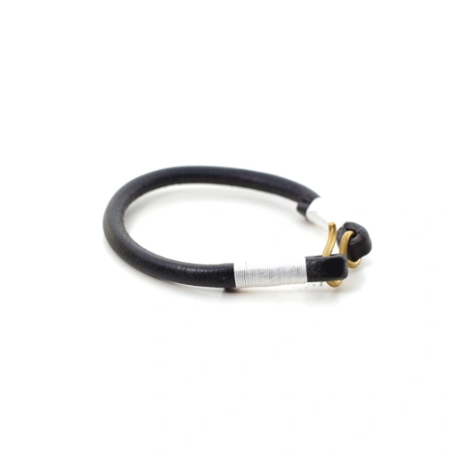Image of VOYEJ Bracelet Single Loop Black - Gelang Kulit Asli Unisex