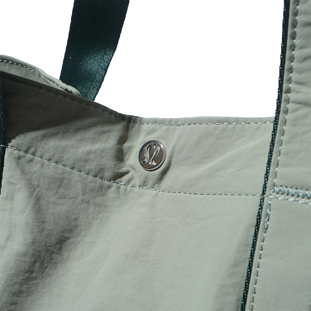 Lululemon Daily Multi-Pocket 20L Tote Bag