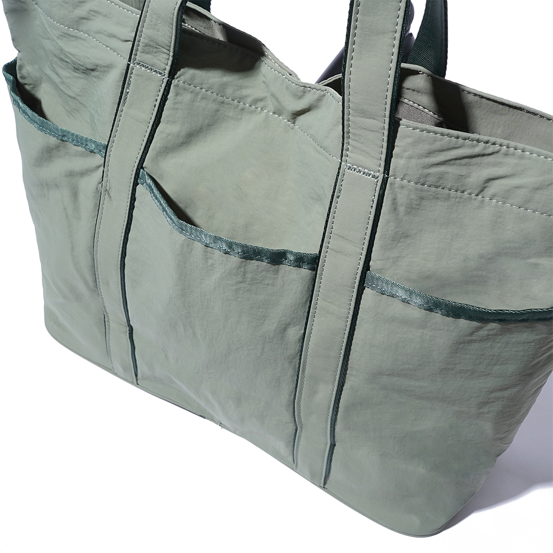 Lululemon Daily Multi-Pocket 20L Tote Bag