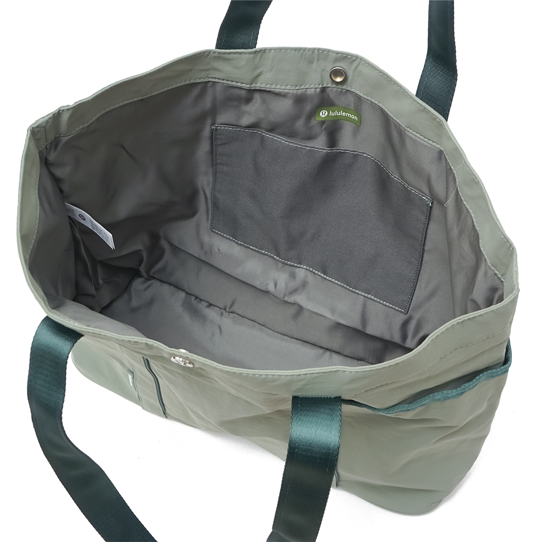 Lululemon Daily Multi-Pocket 20L Tote Bag