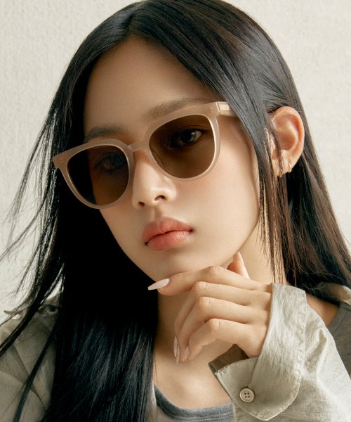 Carin Kristen Round Sunglasses