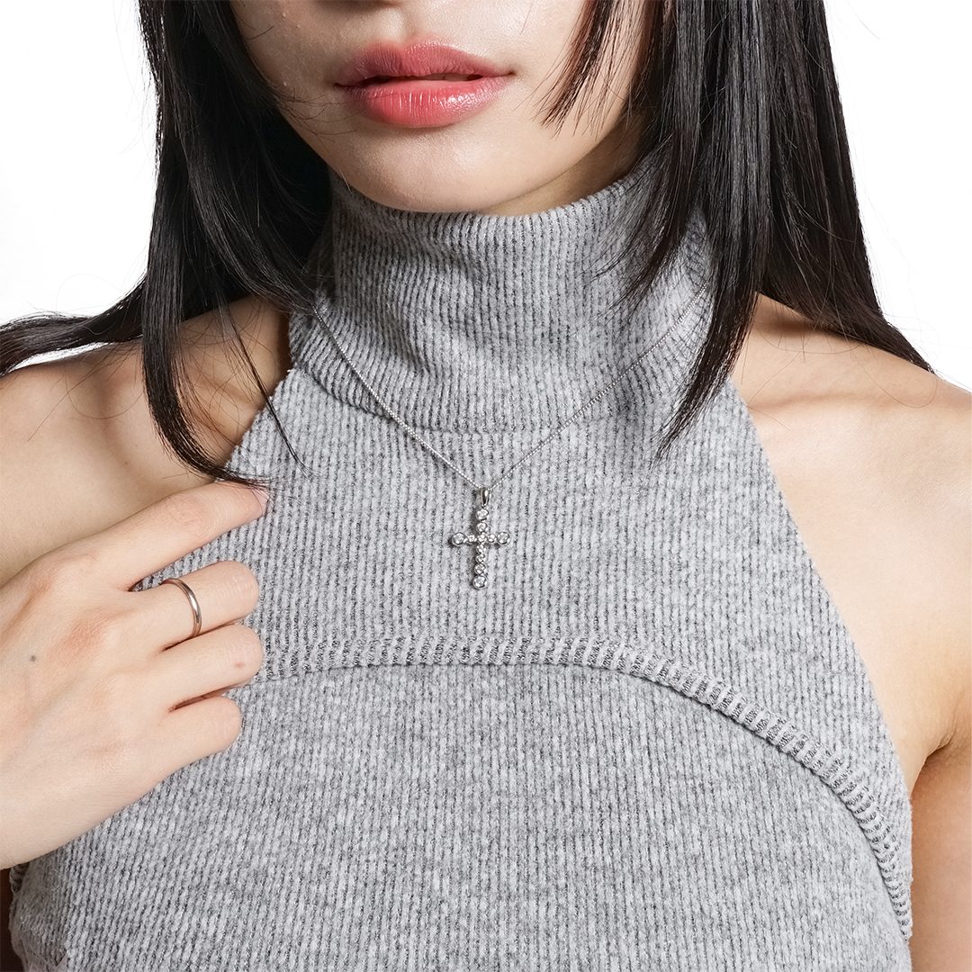 Numbering Round Brilliant Gradient Cross Necklace