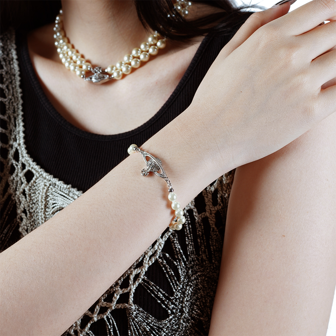 Vivienne Westwood Mini Bas Relief Pearl Bracelet