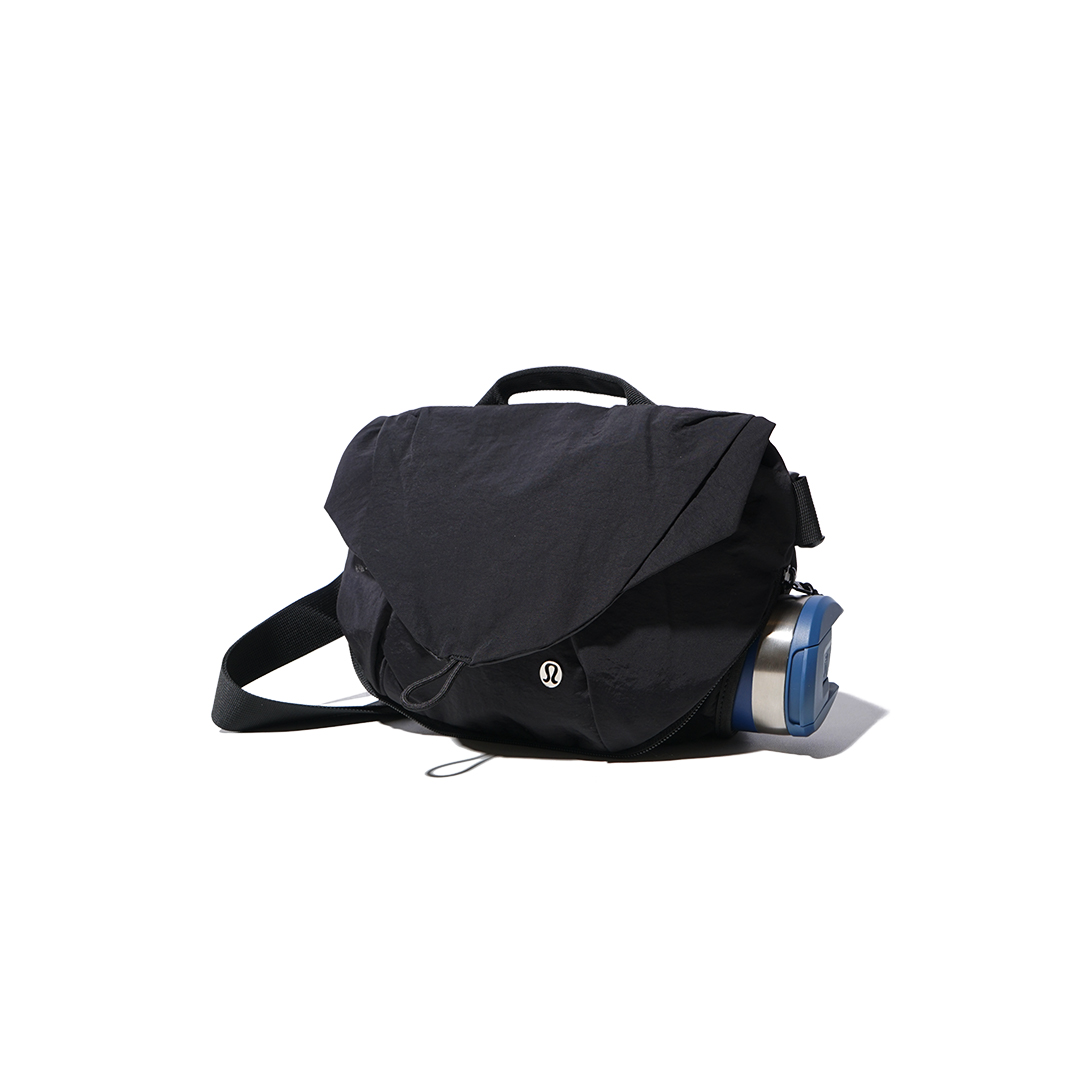 Lululemon Curved 3L Crossbody Bag