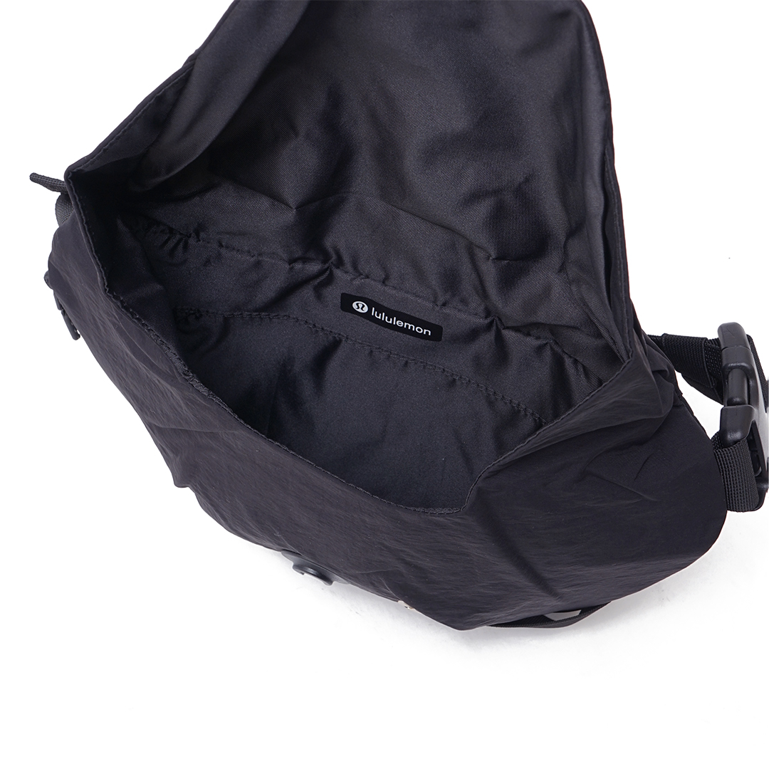 Lululemon Curved 3L Crossbody Bag