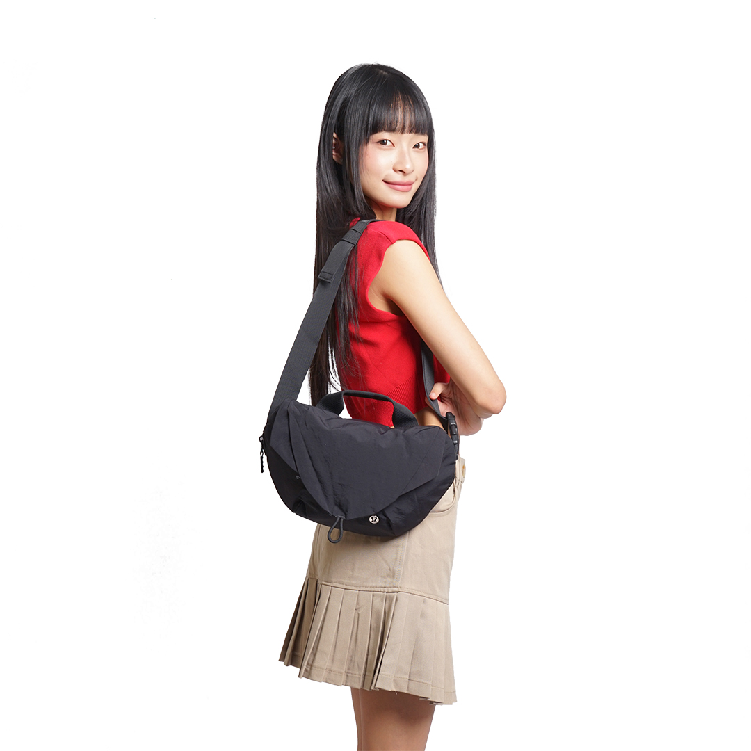 Lululemon Curved 3L Crossbody Bag