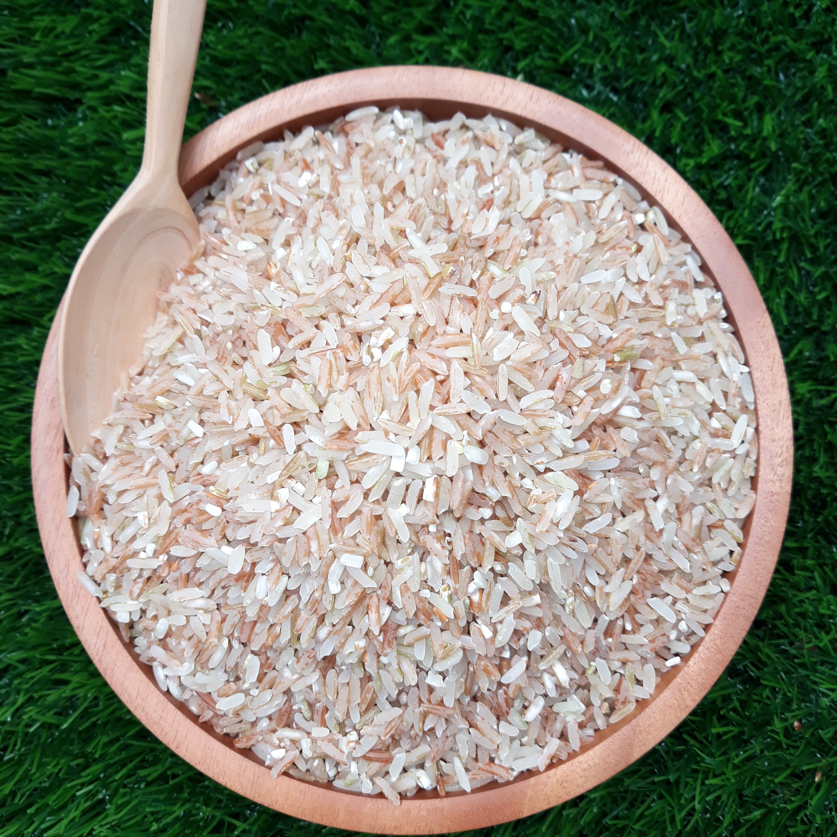 Beras Merah Sosoh (2kg), Enak, Pulen, Empuk dan masih FRESH diambil Langsung dari Sawah Sendiri