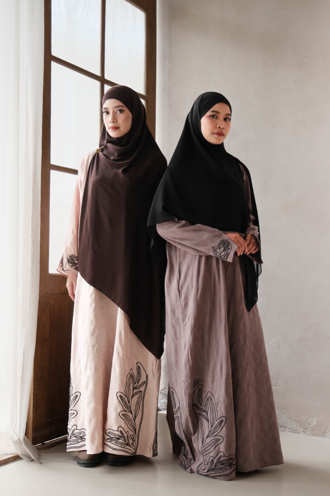 TRZ - Safina Noir Abaya