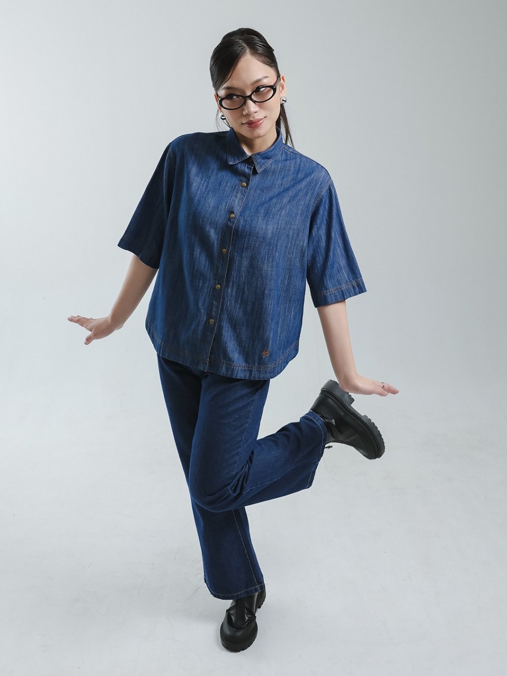 EXIT Zelia Denim Blouse | Kemeja Wanita - Atasan Lengan Pendek