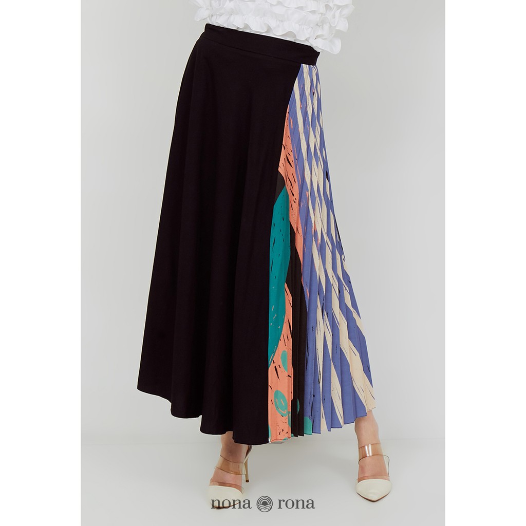 Nona Rona x Chikigo - Salira Pleats Skirt - Black