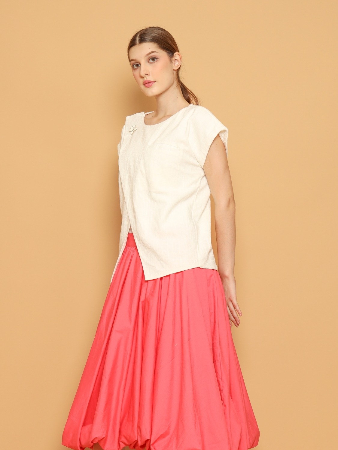 Nona Rona Daisy Vest White