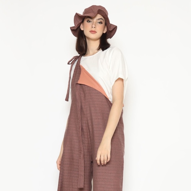 Nona Rona Dewi Bucket Hat