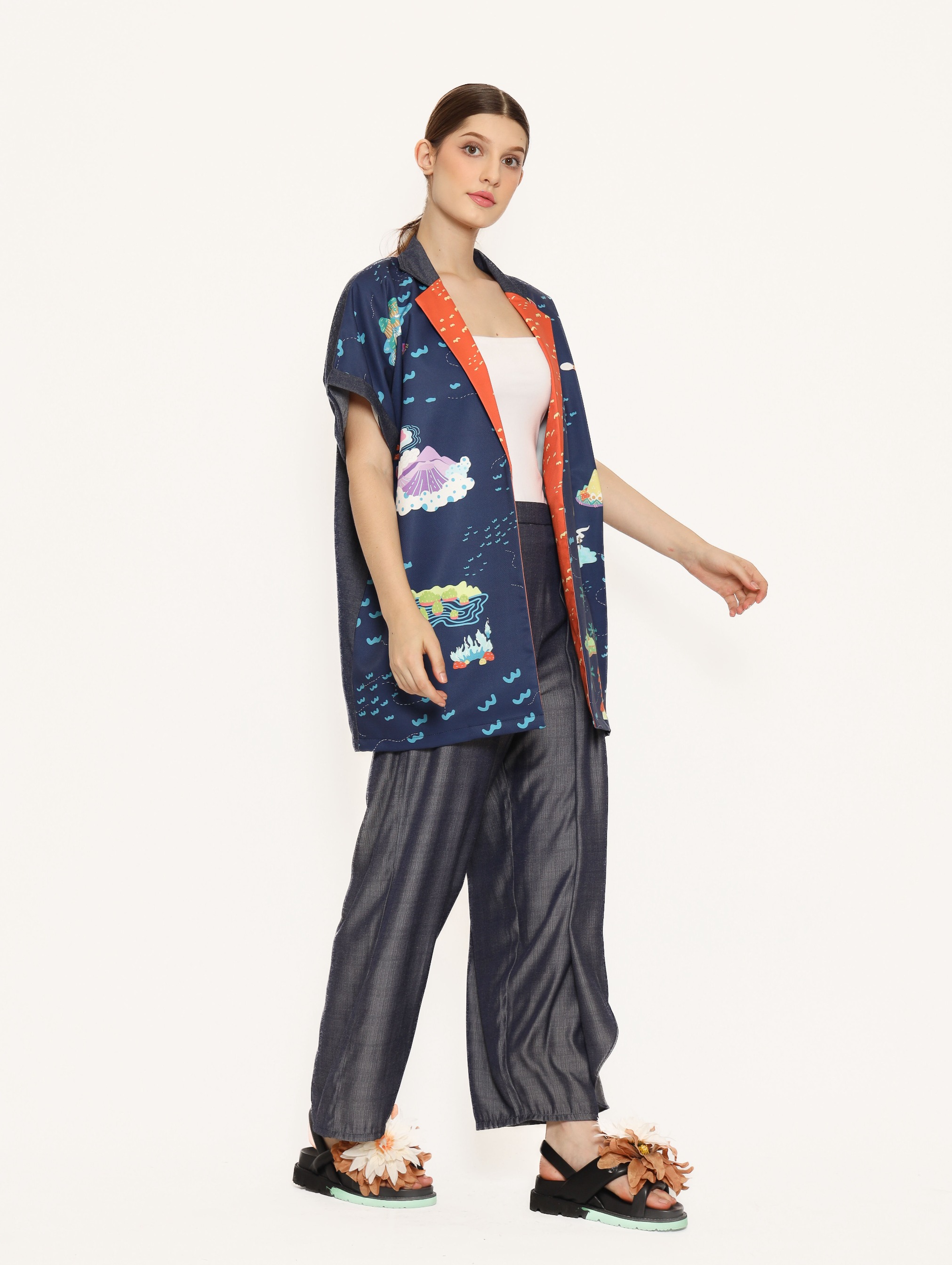 Nona Rona Jelajah Vest