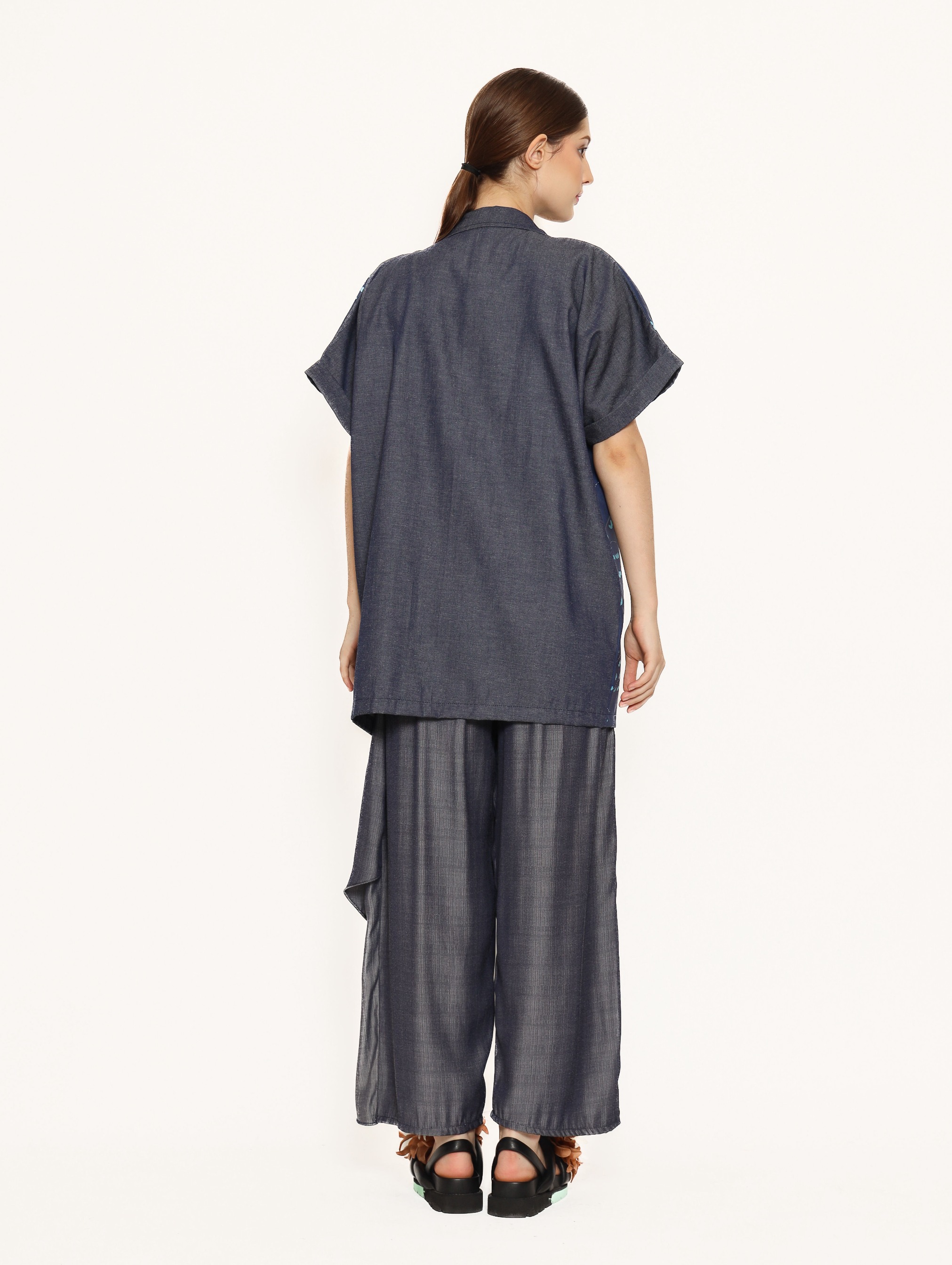 Nona Rona Jelajah Vest