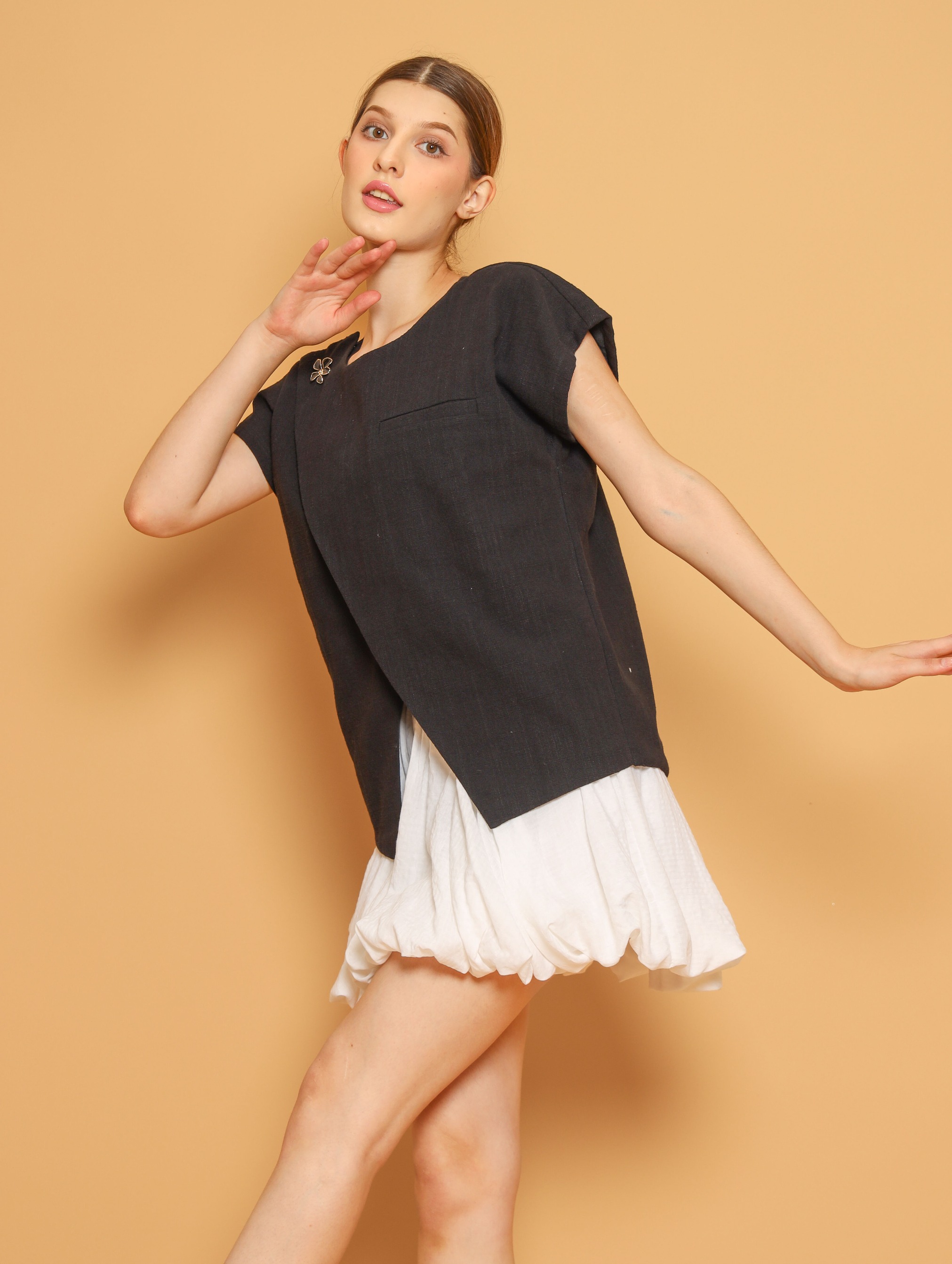 Nona Rona Daisy Vest Black