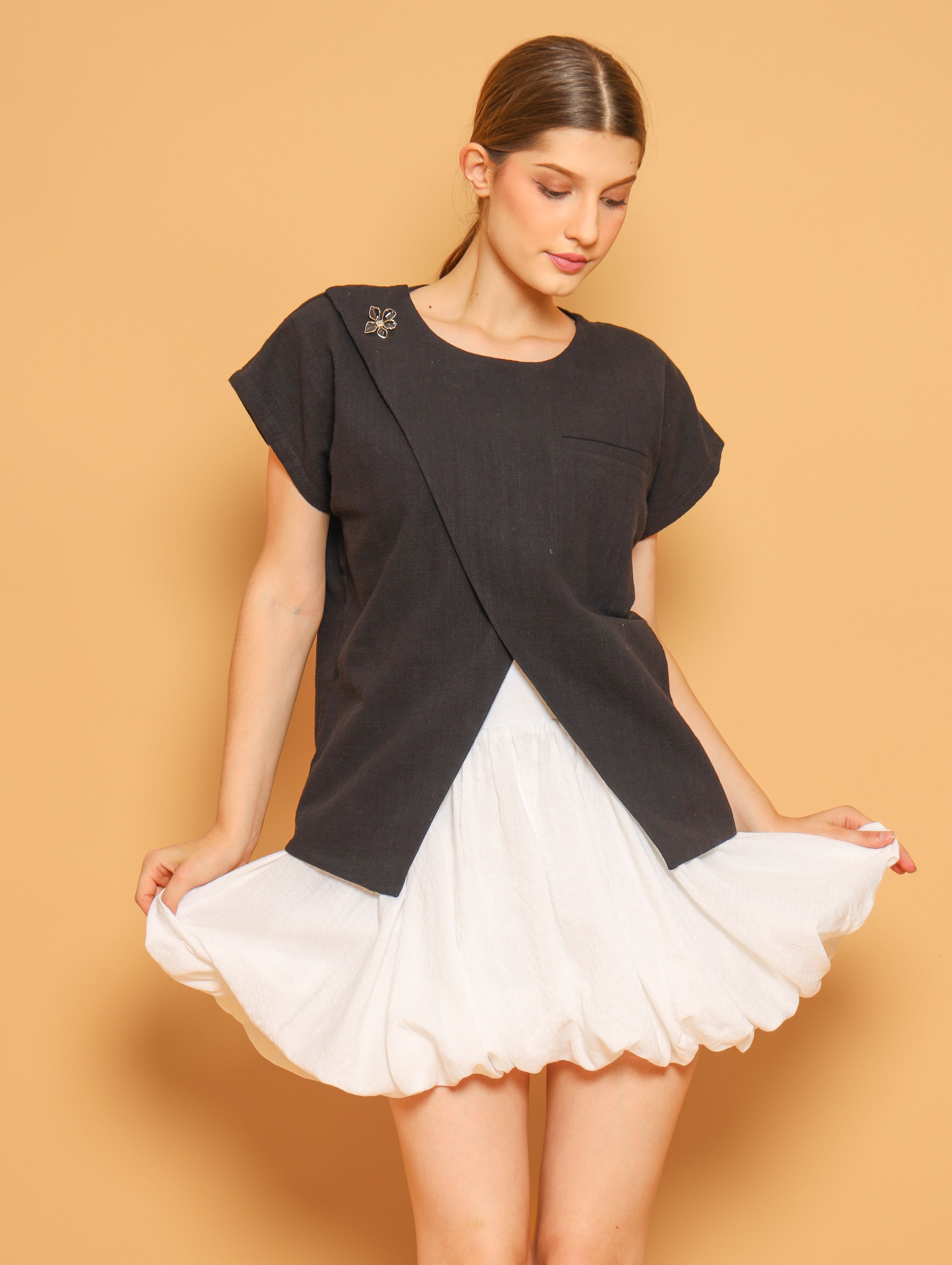 Nona Rona Daisy Vest Black