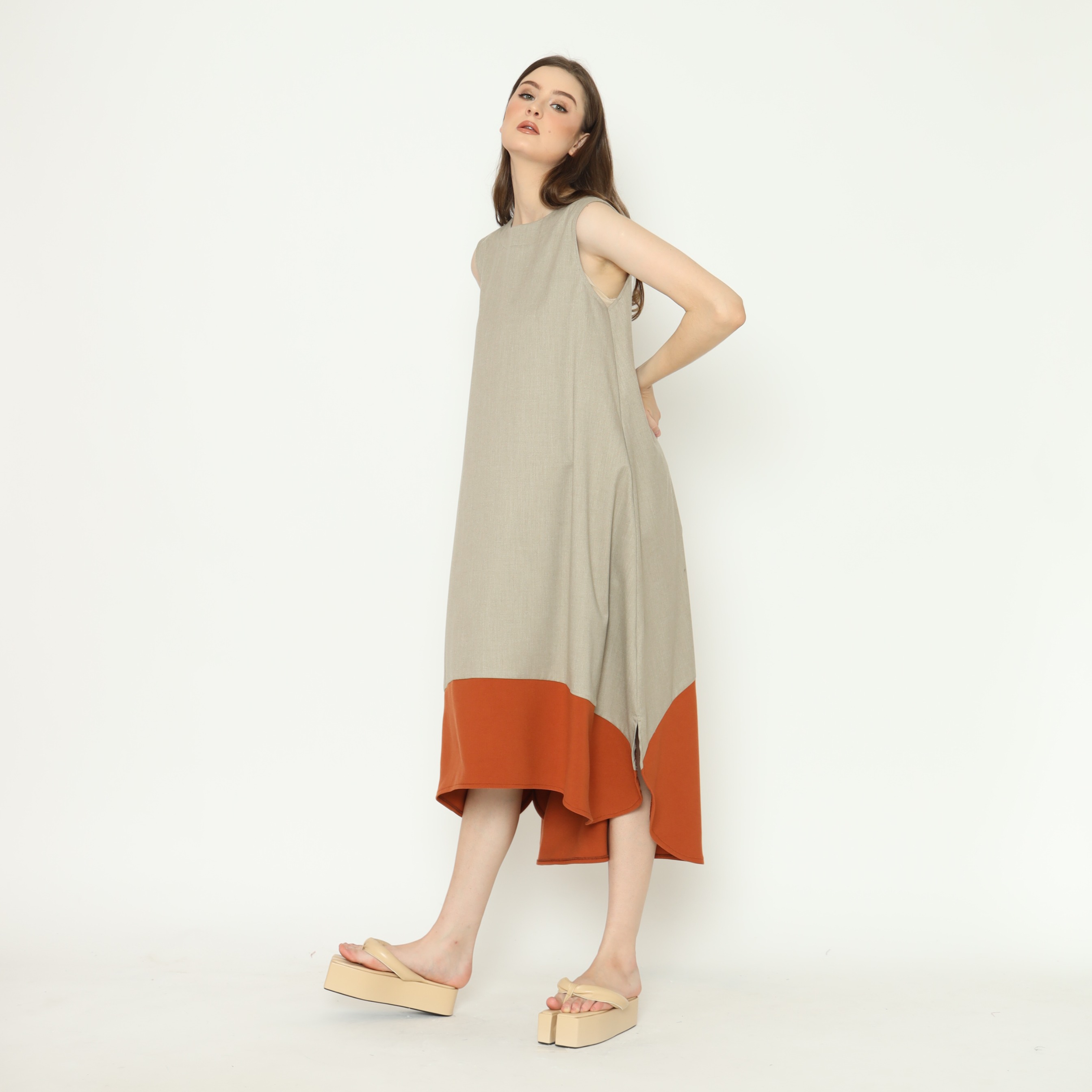 (GARAGE SALE) Nona Rona Ronde Dress Beige