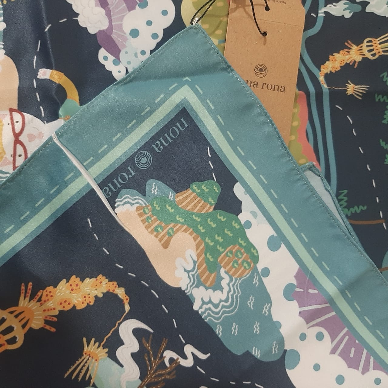 (GARAGE SALE) Nona Rona Plesiran Scarf Tosca