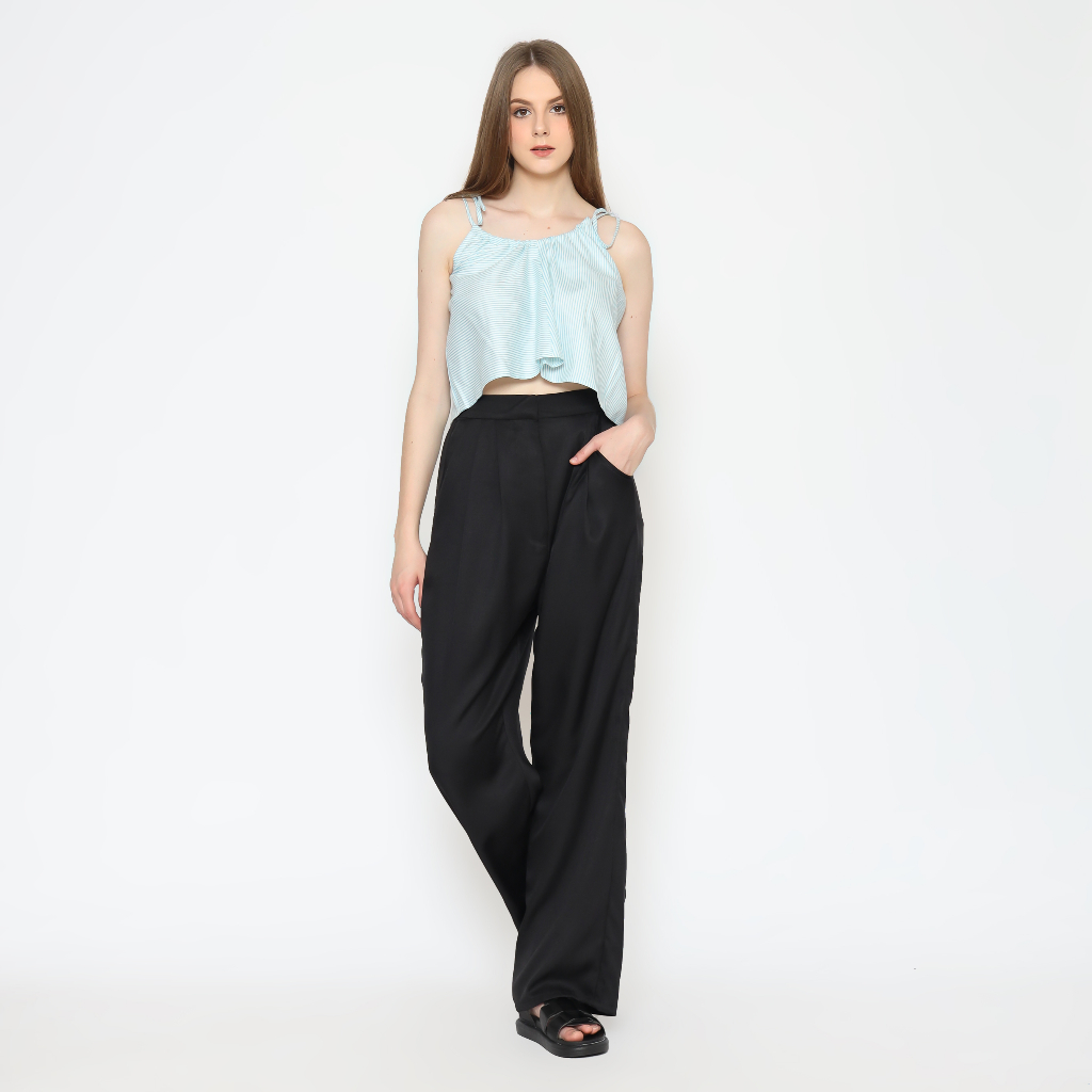 Nona Rona Alur Crop Top
