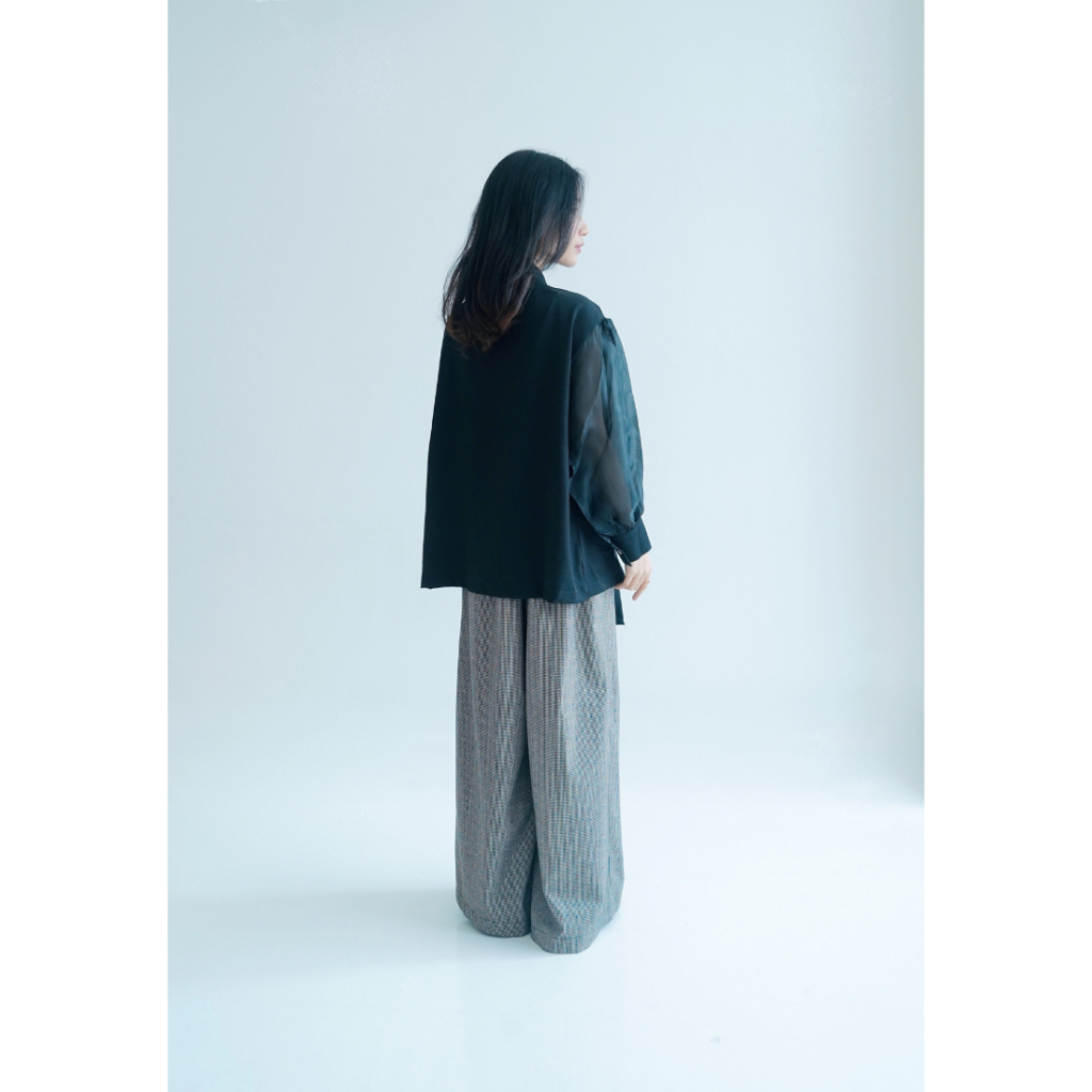 Nona Rona Amor Shirt Black