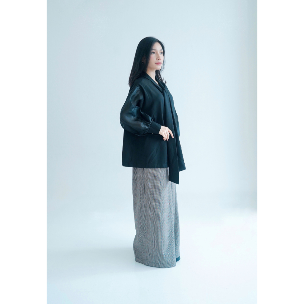 Nona Rona Amor Shirt Black