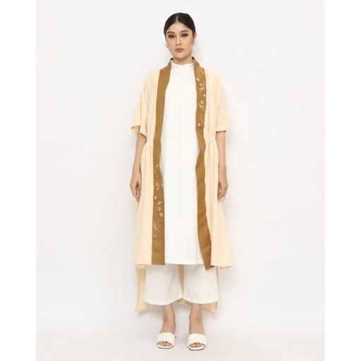 Image of Nona Rona Abhaya Outer