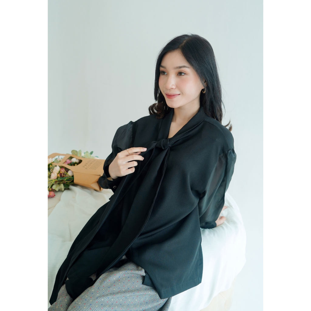 Nona Rona Amor Shirt Black