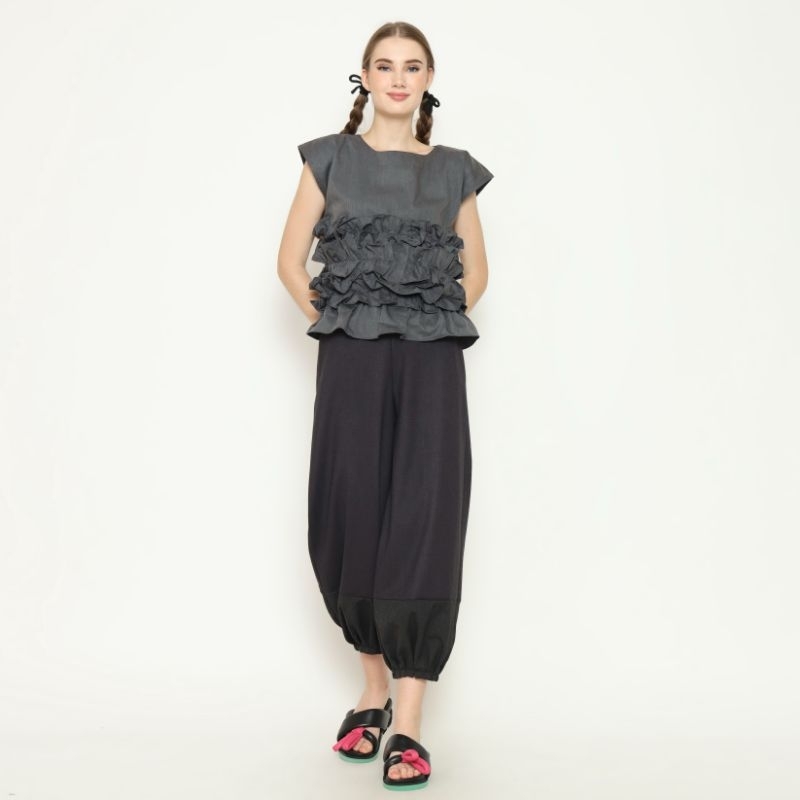 Nona Rona Peony Top Grey