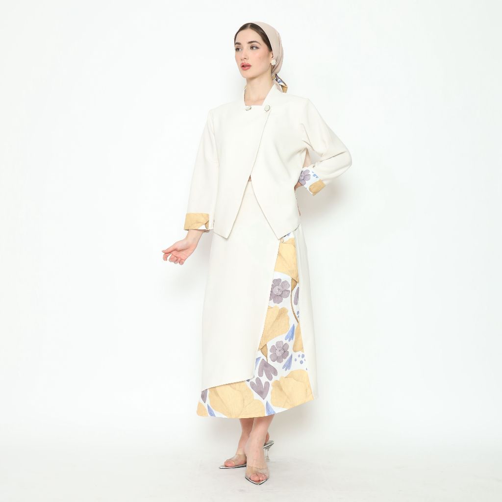 Nona Rona - Ajeng Blouse White