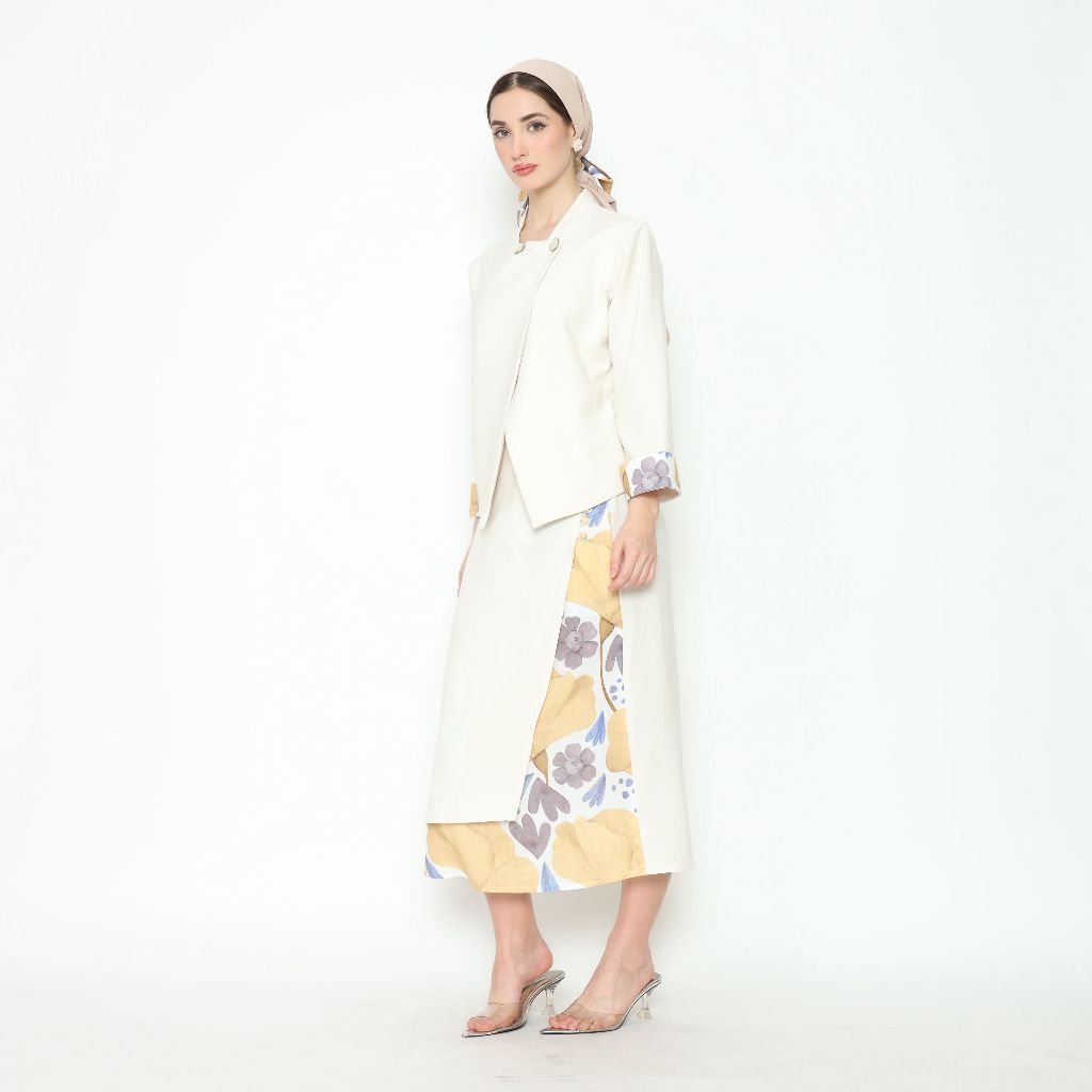 Nona Rona - Ajeng Blouse White