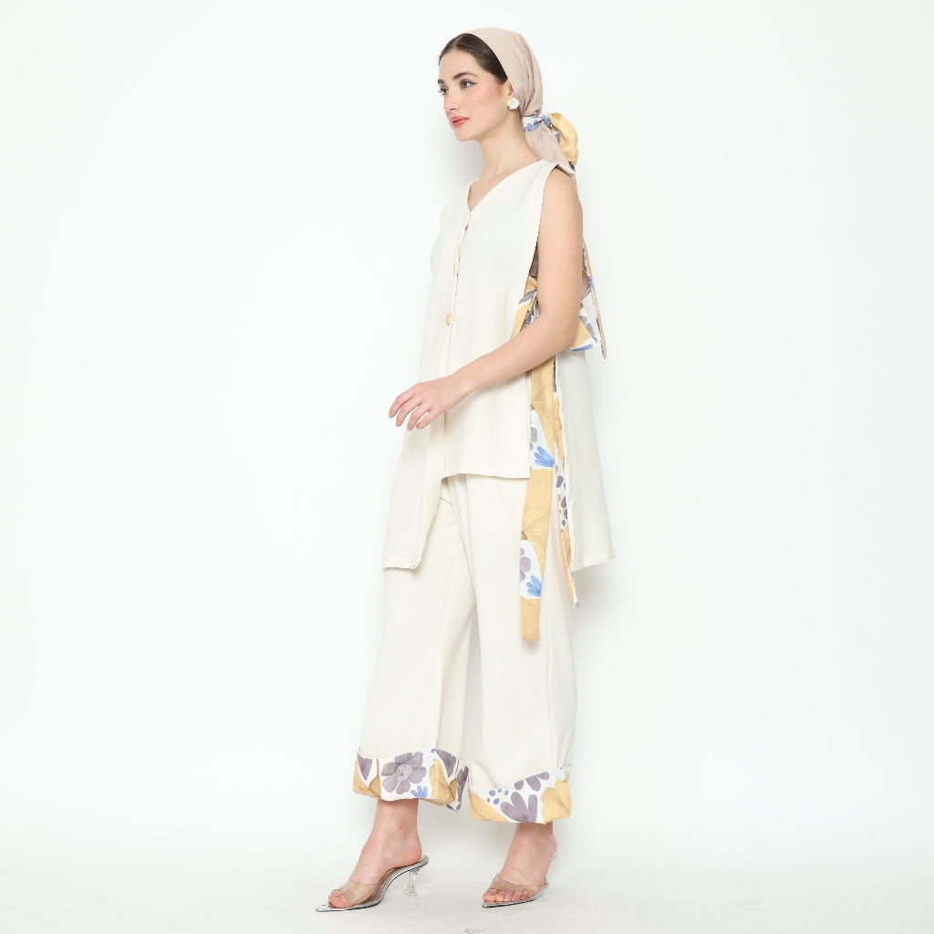 Nona Rona - Vasa Vest White