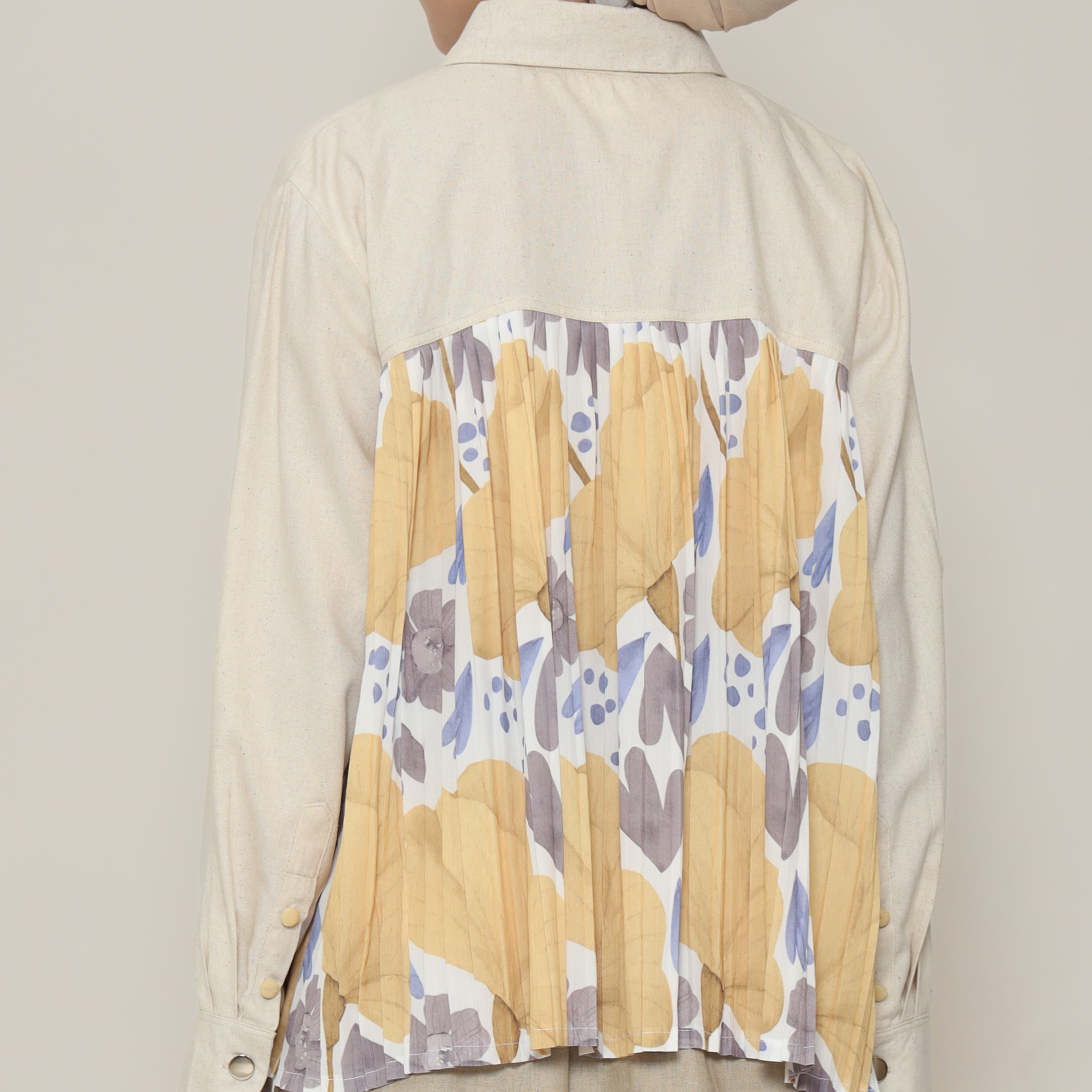 Nona Rona Carol Pleats Jacket