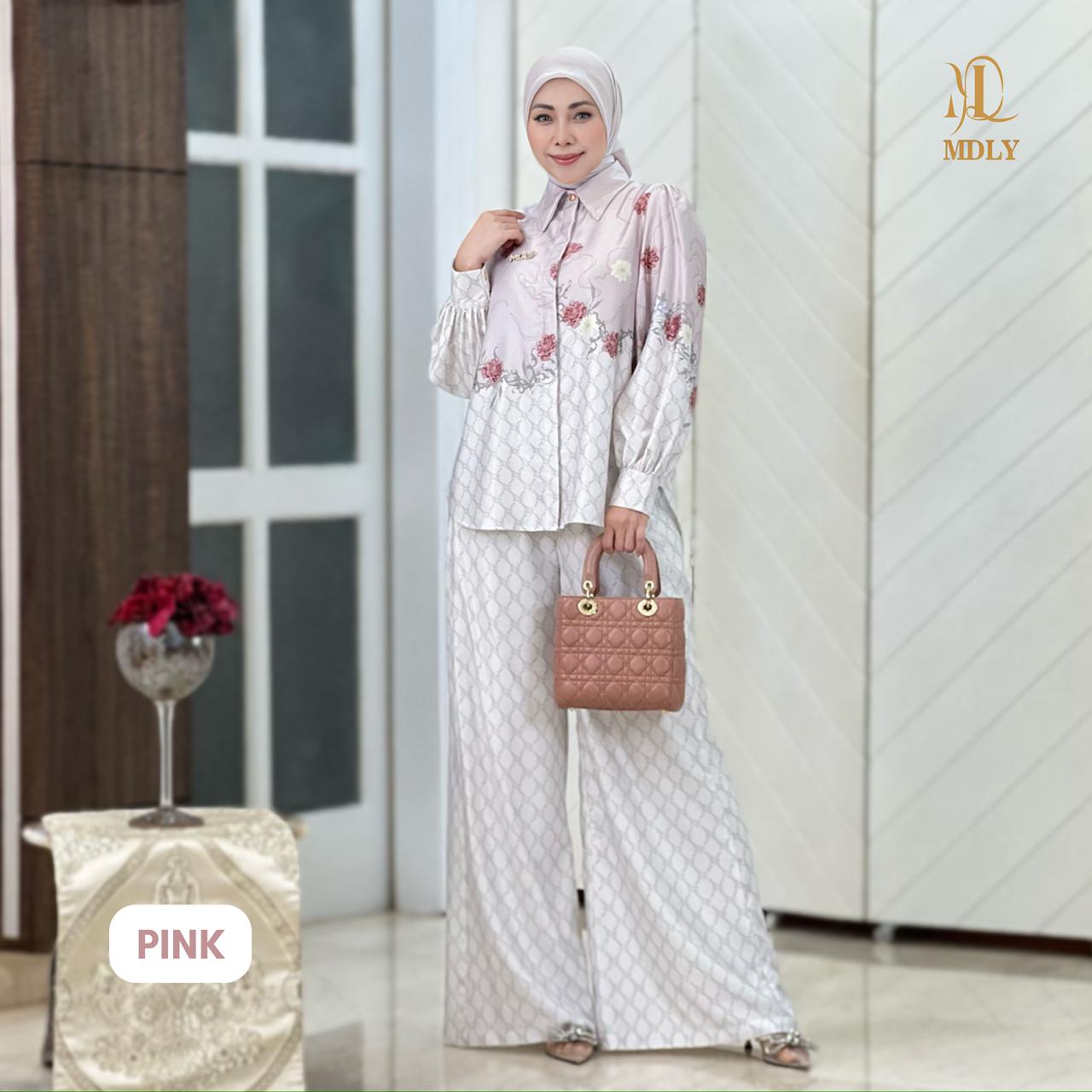 Aira Monogram Set by MDLY