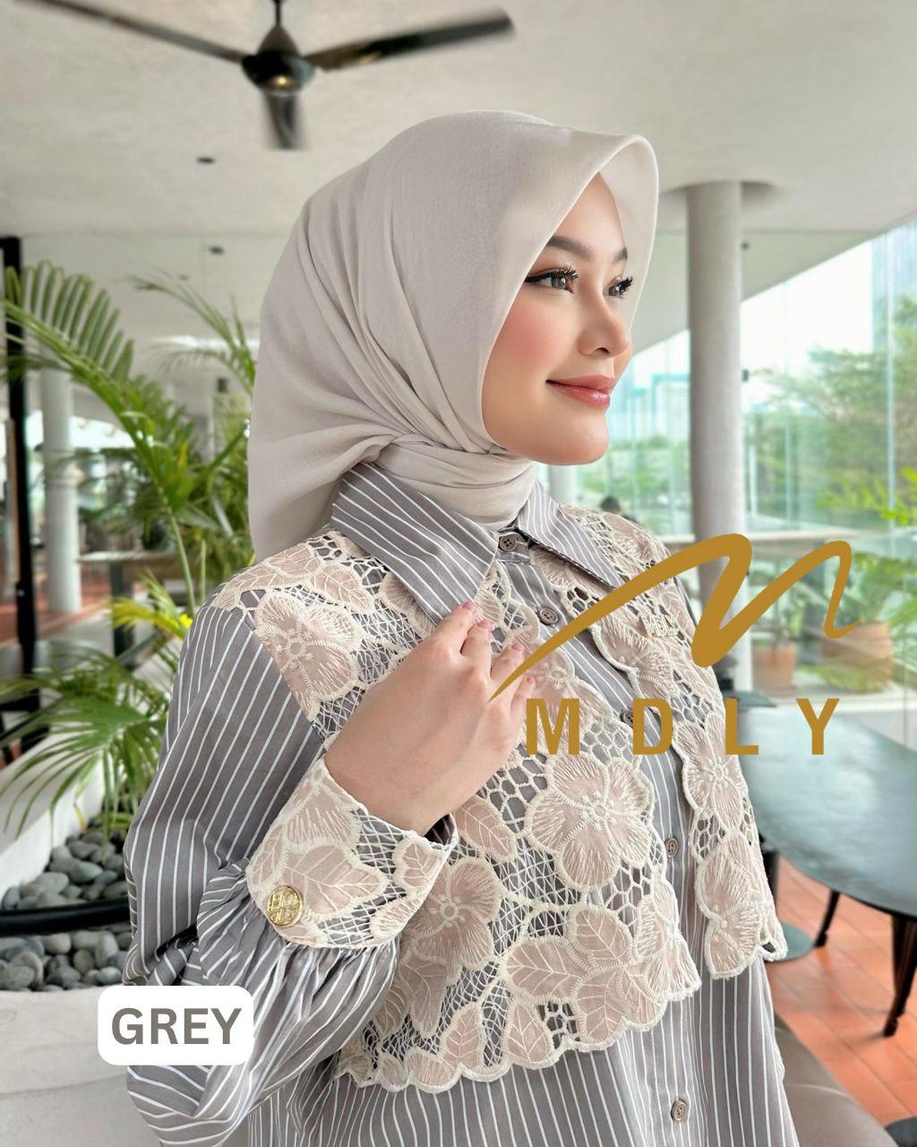 Maher Stripes Shirt by MDLY Baju Atasan Muslim Wanita Kemeja Lengan Panjang Garis