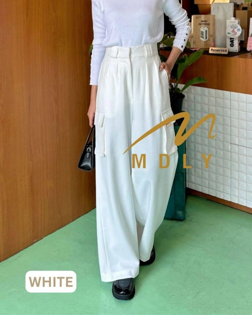 Image of 172-5 MDLY Celana panjang wanita Bree Cullote Cargo Pants by MDLY Nyaman Baggy