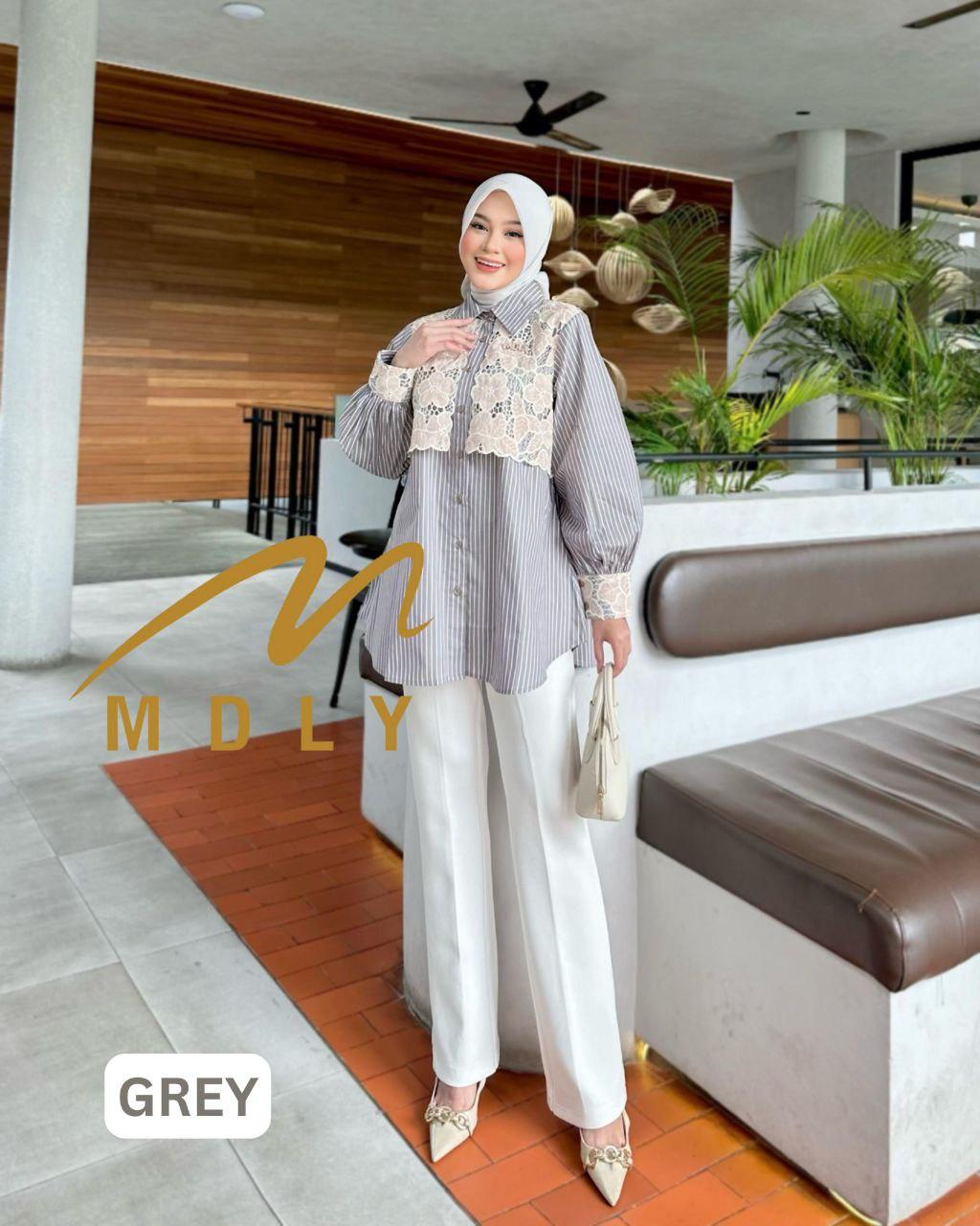 Maher Stripes Shirt by MDLY Baju Atasan Muslim Wanita Kemeja Lengan Panjang Garis