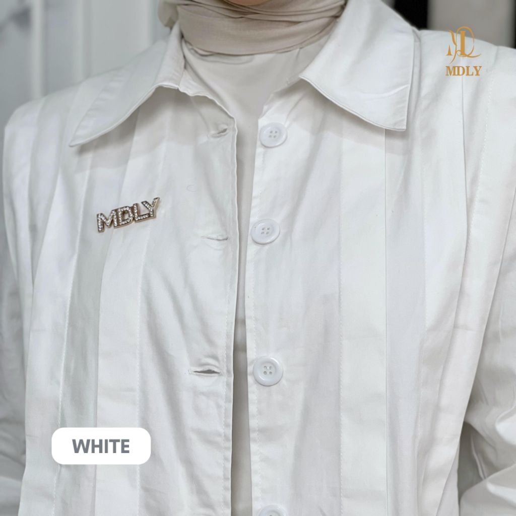 MDLY Sienna Cropped Jacket Polos Lengan Panjang Casual Atasan Wanita Kekinian Elegan